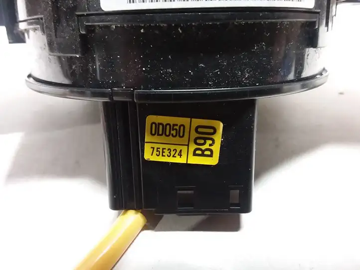 Toyota Yaris (2009 - 2012) 0D05075E324 Контактное кольцо SRS — фото 2