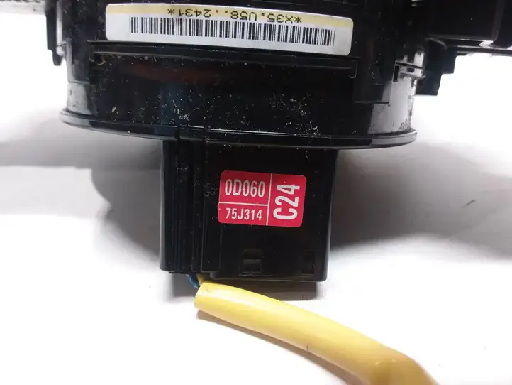 Toyota Yaris (2012 - 2014) 0D06075J314 Контактное кольцо SRS — фото 2