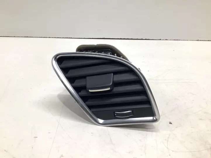 Audi A4 S4 B8 8K (2011 - 2015) 8T1820902G Боковой воздушный дефлектор — фото 1