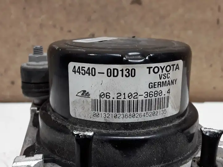 Toyota Yaris (2014 - 2019) 895410D330 ABS блок — фото 3