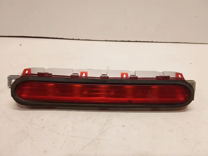 Toyota Corolla Verso AR10 (2004 - 2009) Дополнительный стоп фонарь — фото 1
