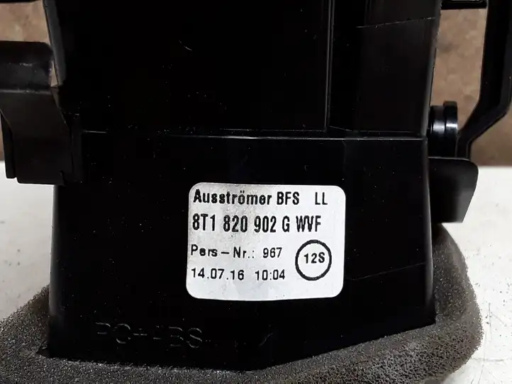 Audi A5 8T 8F (2007 - 2011) 8T1820902G Боковой воздушный дефлектор — фото 3