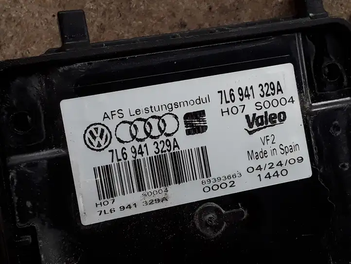 Volkswagen PASSAT B6 (2005 - 2010) 7L6941329A Блок розжига ксенона — фото 2