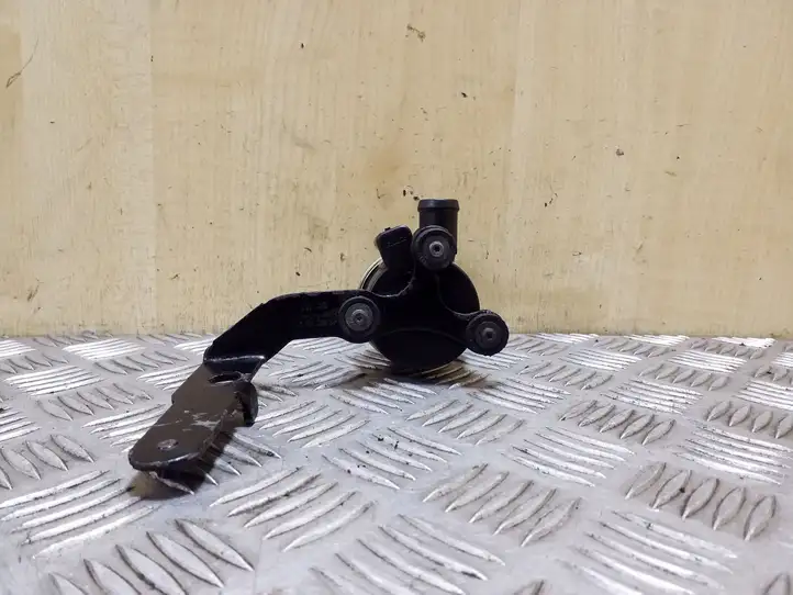 Volkswagen Golf VI (2009 - 2013) 5N0965561A Электроциркуляционный насос — фото 4