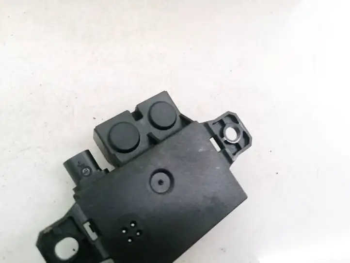 Mercedes-Benz E W212 (2009 - 2016) Плюсовой провод аккумулятора — фото 3
