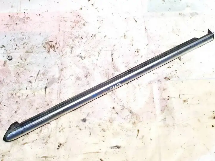 Mercedes-Benz GL X164 (2006 - 2012) 1646908280 Накладка стекла задней двери — фото 1