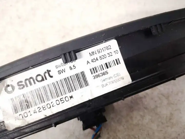 Smart ForTwo I (2000 - 2007) a4548203210 Включатель аварийных фонарей — фото 3