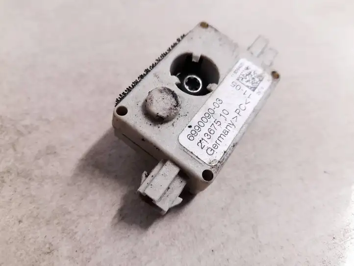 BMW 3 E90 E91 (2005 - 2012) 699009003 Блок управления антеннами — фото 1