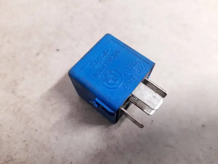 BMW 5 E60 E61 (2004 - 2010) 61356915327 Другое реле — фото 2