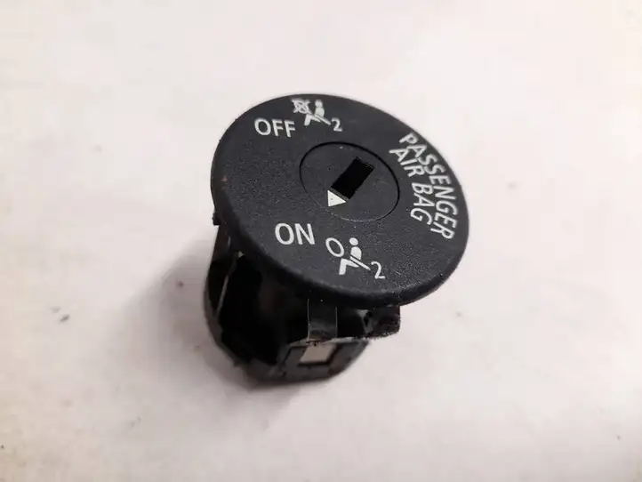 BMW 3 F30 F35 F31 (2012 - 2018) 61319198886 Включатель надувной подушки для пассажира — фото 1