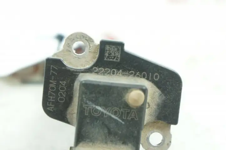 Subaru Trezia (2010 - 2016) 2220426010 Датчик массового расхода воздуха — фото 3