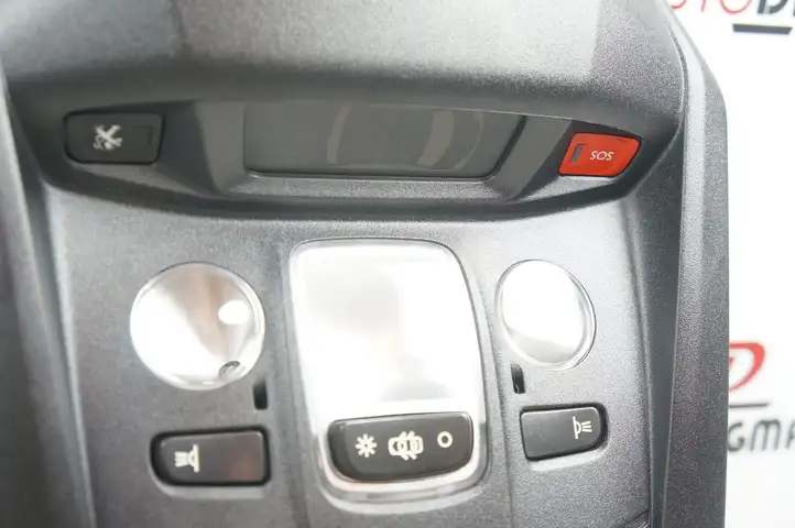 Peugeot 5008 II (2017 - 2020) 9814584177 Передняя подсветка — фото 4