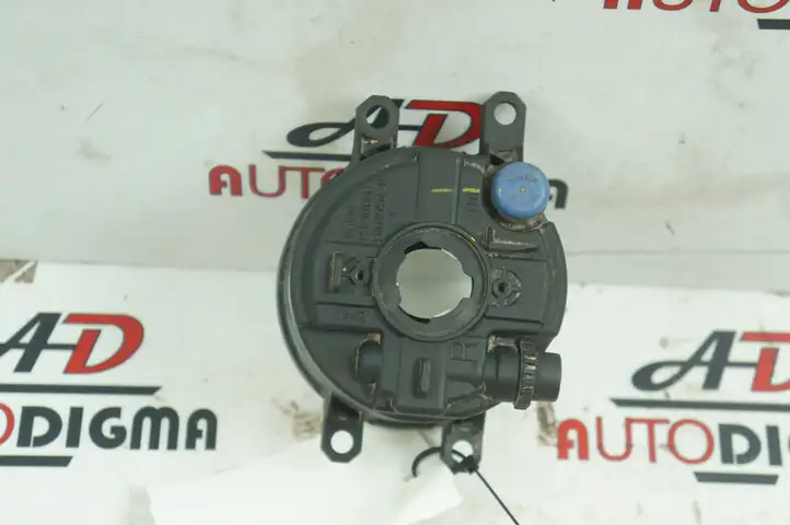 Subaru Trezia (2010 - 2016) 812100D042 Передняя противотуманная фара — фото 3