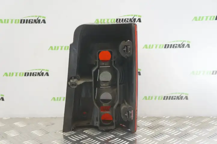 Citroen Berlingo (2003 - 2007) 9625292480 Задний фонарь в кузове — фото 3