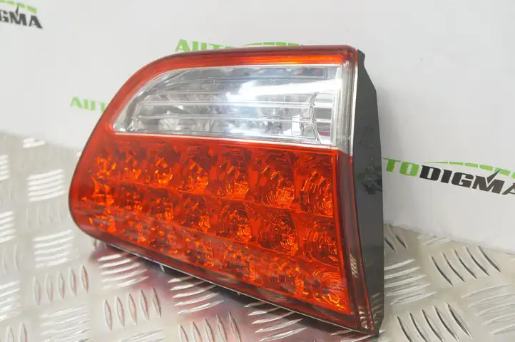 Citroen C-Crosser (2007 - 2013) 1146380L Задний фонарь в крышке багажника — фото 4