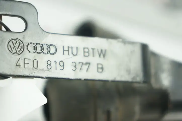 Audi A6 S6 C6 4F (2004 - 2008) 4F0819377B Шланги системы охлаждения — фото 2