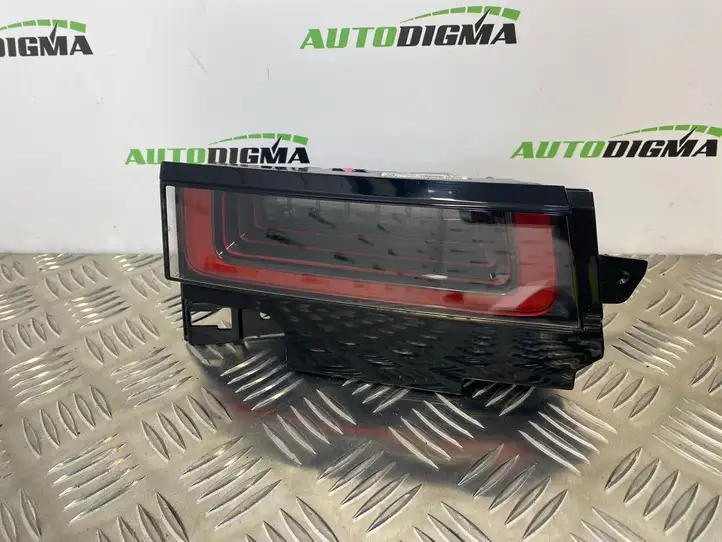 Land Rover Evoque II (2018 - ) K8D213A421AC Задний фонарь в крышке багажника — фото 1
