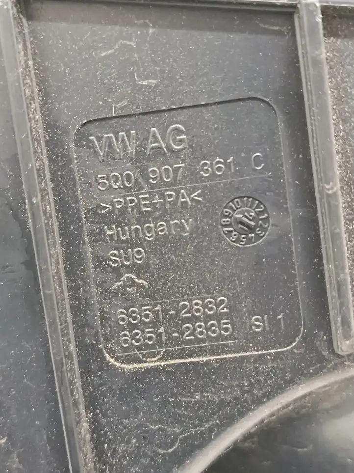 Volkswagen Golf VII (2013 - 2019) 5Q0937132A Блок предохранителей (комплект) — фото 2