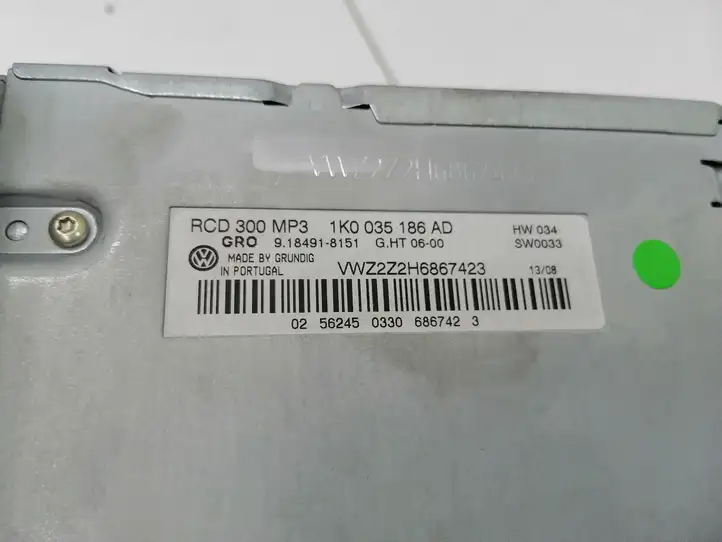 Volkswagen PASSAT B6 (2005 - 2010) 1K0035186AD Магнитола / мультимедийная система — фото 4