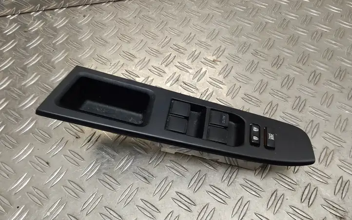 Toyota Yaris (2019 - ) 742320D690 Блок кнопок стеклоподъемников — фото 1