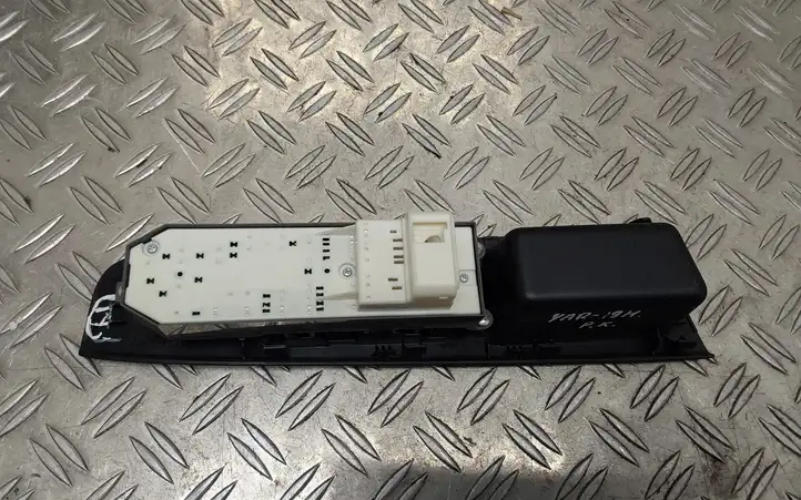 Toyota Yaris (2019 - ) 742320D690 Блок кнопок стеклоподъемников — фото 3