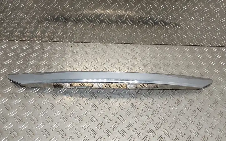 Toyota Yaris (2012 - 2014) 768010D190 Подсветка номера — фото 1