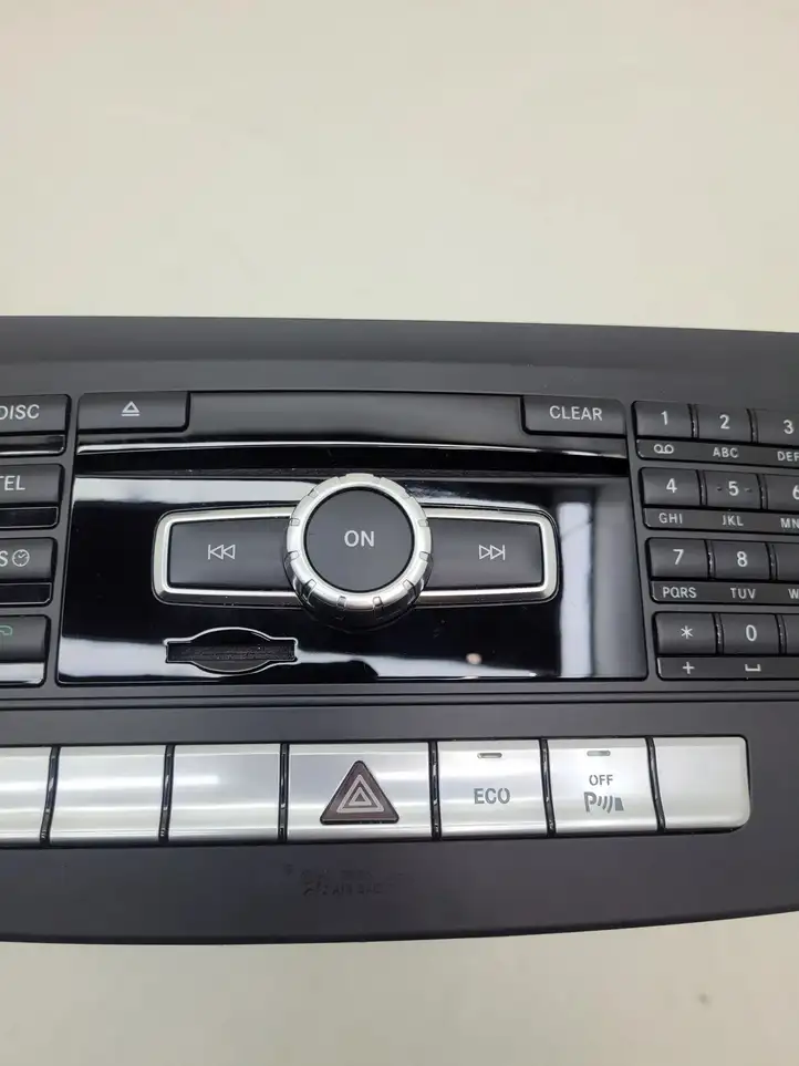 Mercedes-Benz C W204 (2007 - 2014) A2048709558 Магнитола / мультимедийная система — фото 3