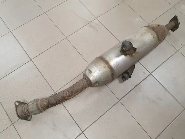 Toyota Avensis T270 (2009 - 2012) 10R15 Катализатор / DPF / FAP — фото 1