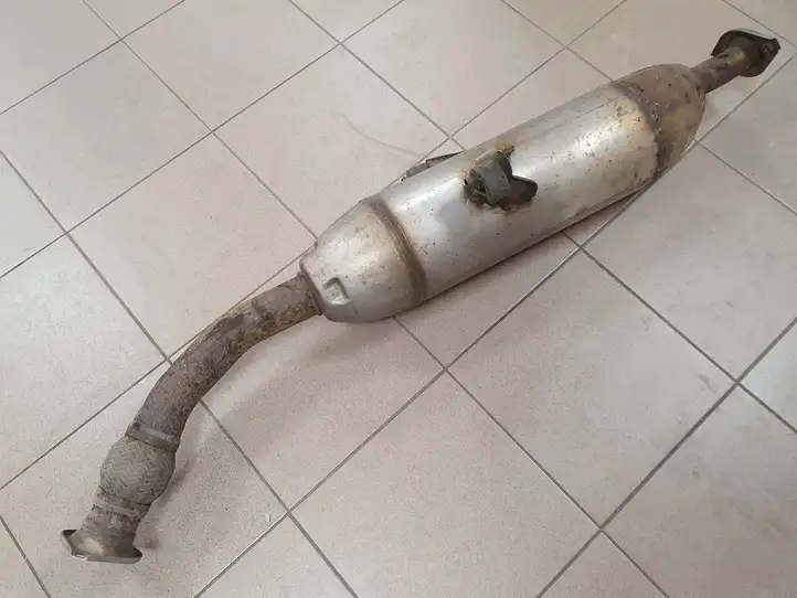 Toyota Avensis T270 (2009 - 2012) 10R15 Катализатор / DPF / FAP — фото 5