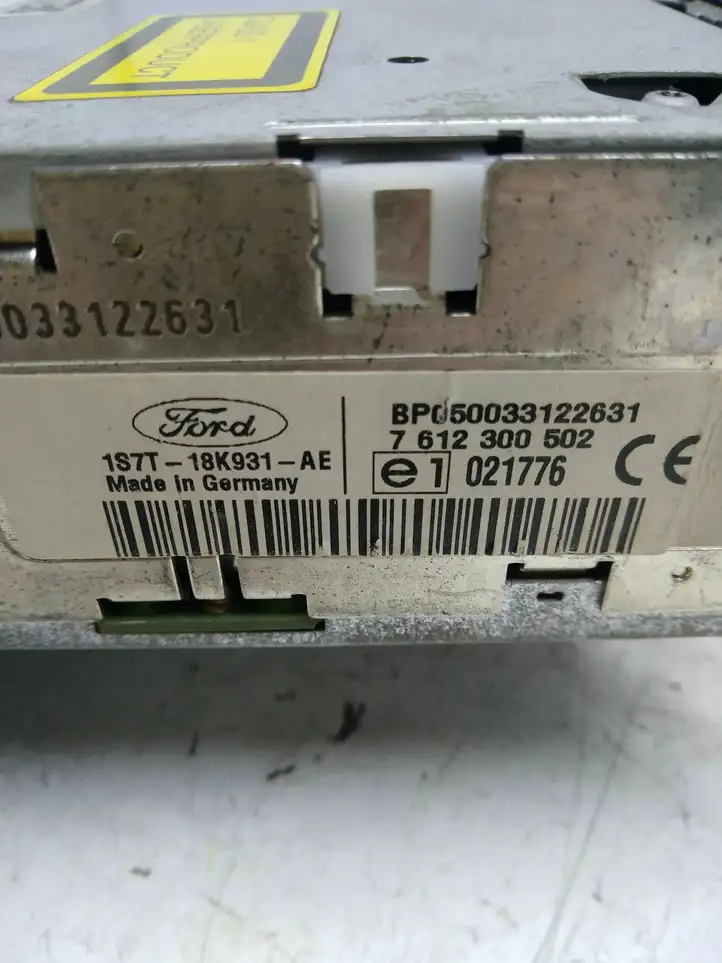 Ford Mondeo Mk III (2000 - 2007) 1S7T18K931AE Магнитола / мультимедийная система — фото 7