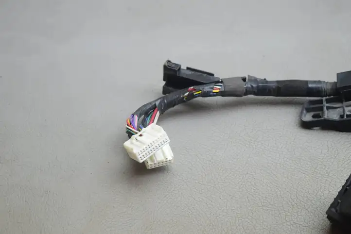 Toyota Prius (XW30) (2009 - 2015) 8212247030 Проводка двигателя — фото 16