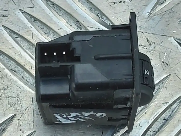 Citroen C4 I Picasso (2006 - 2013) 96637502XT Включатель обогрева — фото 3