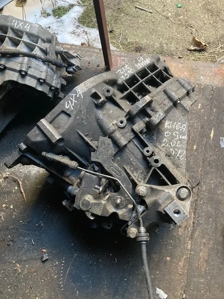 Ford Kuga I (2008 - 2012)  8V4R7002BF Механическая коробка передач, 6 передач