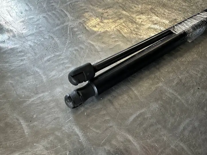 Citroen C4 Picasso (2013 - 2016)  1838160635N  Амортизатор капота