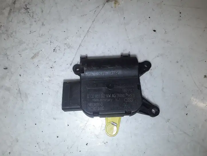 Audi A3/S3 8P (2008 - 2013) 0132801342 Двигатель задвижки потока воздуха — фото 2