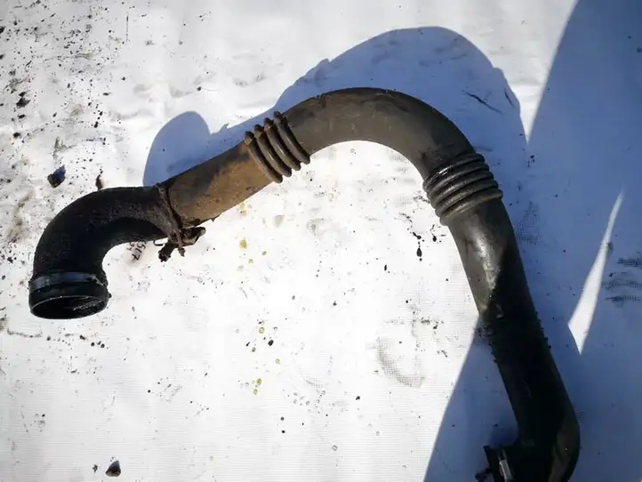 Opel Vivaro (2001 - 2006)   Трубка (трубки)/ шланг (шланги) интеркулера