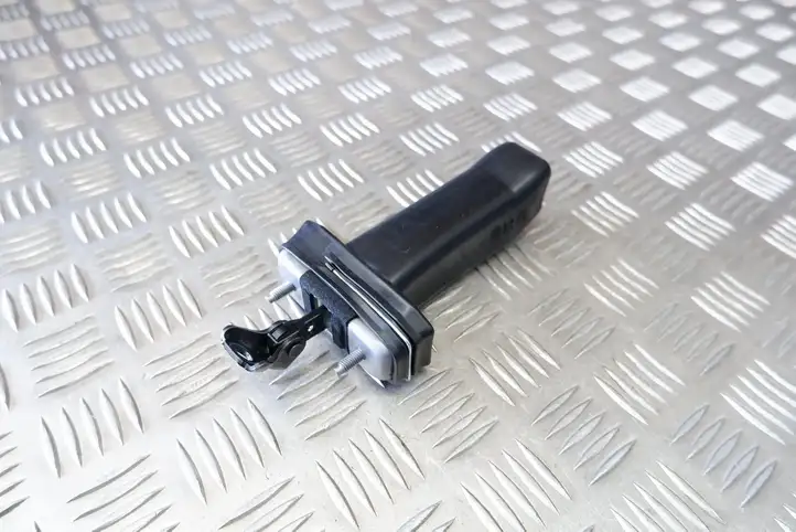 Lexus UX 300e (2020 - )  6862076021 Ограничитель открывания передней двери