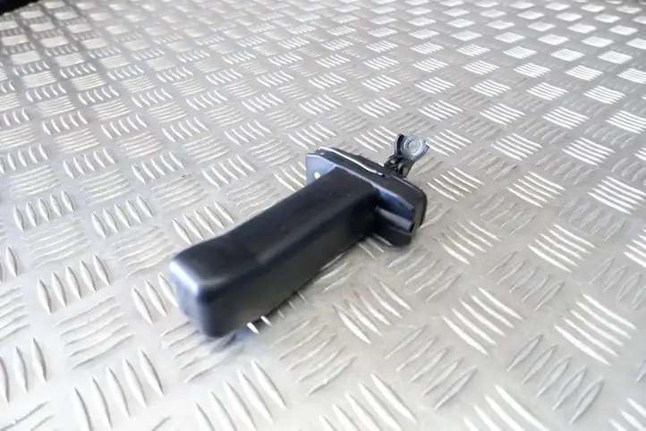 Lexus UX 300e (2020 - )  6862076021 Ограничитель открывания передней двери