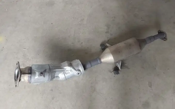 Toyota Auris E180 (2012 - 2018) Катализатор / DPF / FAP — фото 2