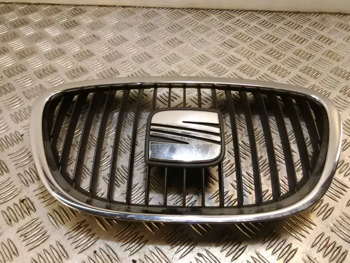 Volkswagen Golf VI (2009 - 2013) 5P0853654 Верхняя решетка радиатора — фото 1