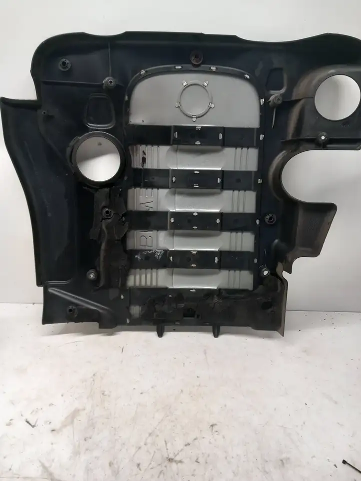 BMW 5 E60 E61 (2004 - 2010) 90806881 Крышка двигателя декоративная — фото 2