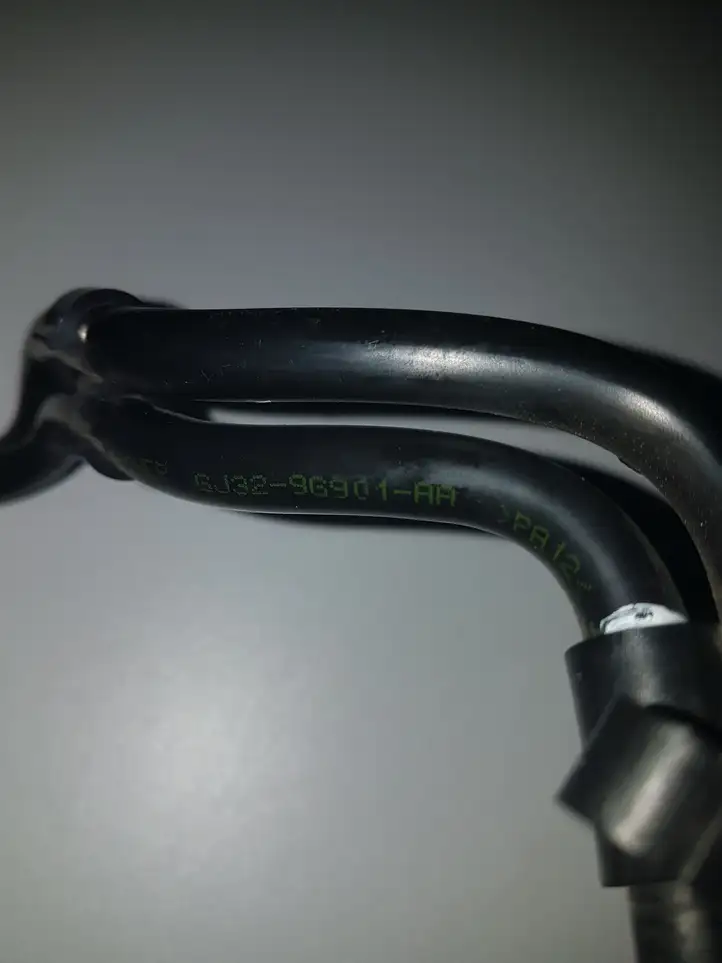 Land Rover Range Rover Evoque L538 (2015 - 2018) GJ329G901AA Трубки и шланги — фото 8