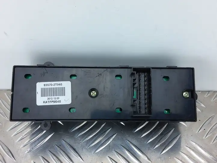 Kia Optima (2010 - 2013) 935702T040 Кнопка стеклоподъемников — фото 2