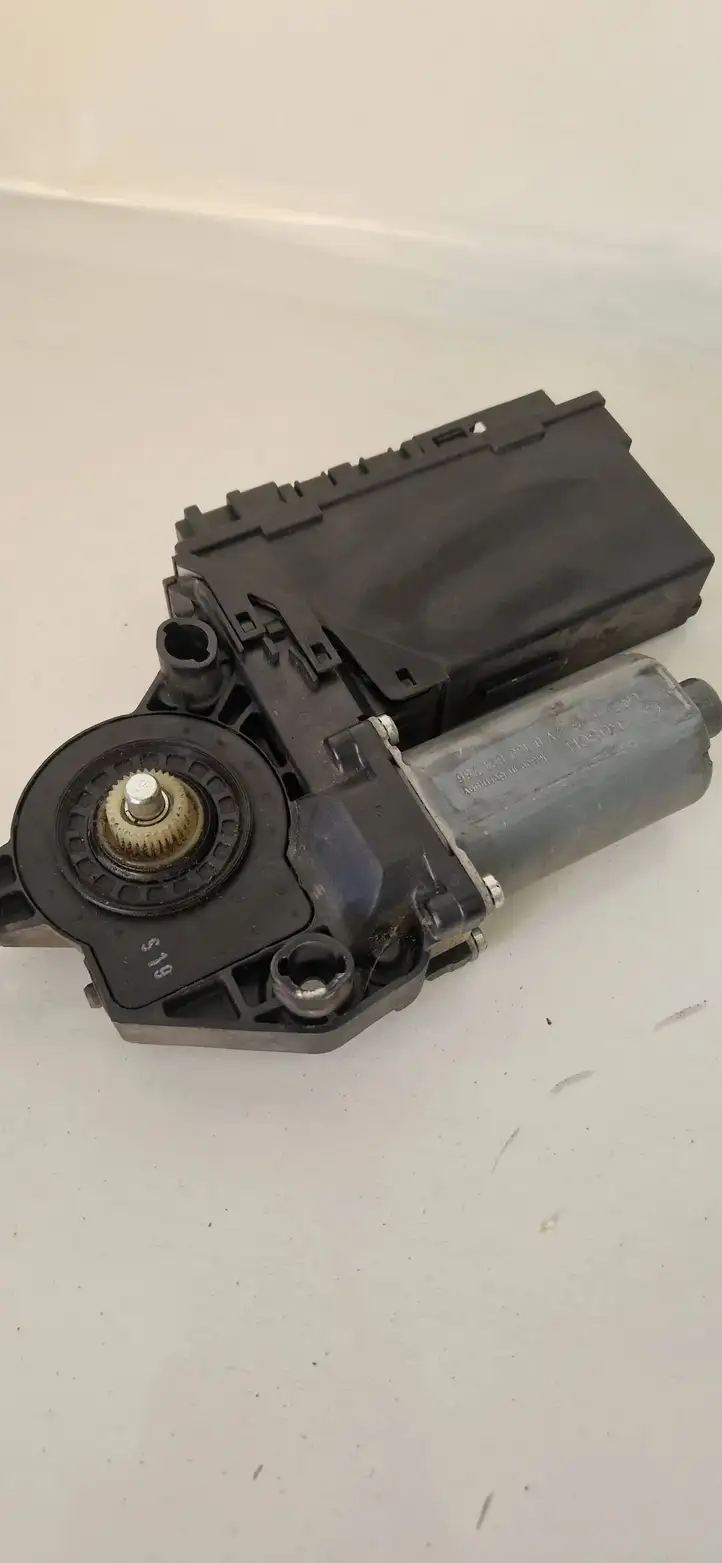 Audi A4 S4 B7 8E 8H (2004 - 2009) 8E0959802E Стеклоподъемник задней двери — фото 1