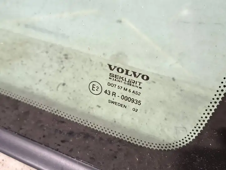 Volvo V70 (2000 - 2004) 43R000935 Заднее боковое стекло — фото 3