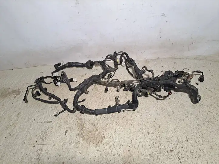 Toyota Corolla Verso AR10 (2004 - 2009) 821210F130 Проводка двигателя — фото 1