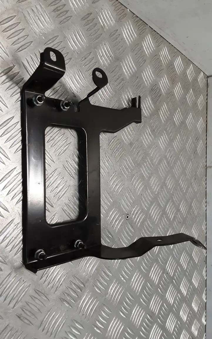 Kia Sportage (2014 - 2016) 2FGG0 Прочие детали моторного отсека — фото 1