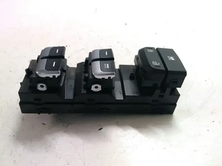 Kia Sportage (2014 - 2016) 93570F1520 Блок кнопок стеклоподъемников — фото 1
