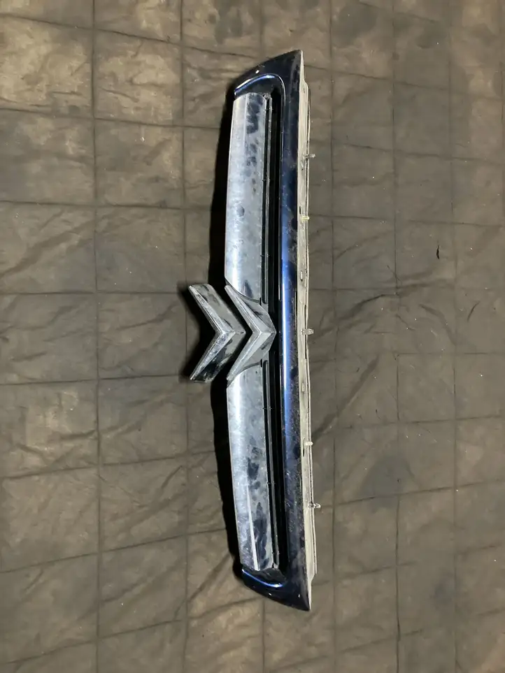 Citroen C8 (2002 - 2008) 1484199477 Верхняя решетка радиатора — фото 1