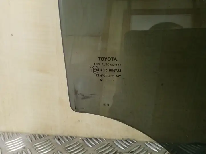 Toyota Avensis T270 (2009 - 2012) Стекло задней двери — фото 3